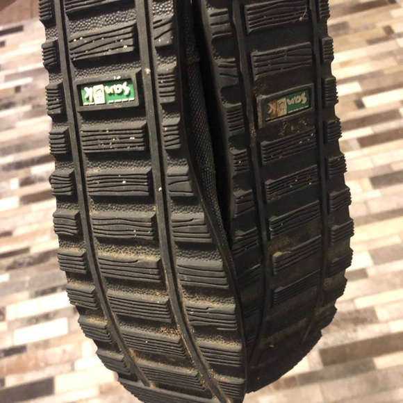 Sanuk boots Sz 8 women’s winter button - Picture 5 of 8